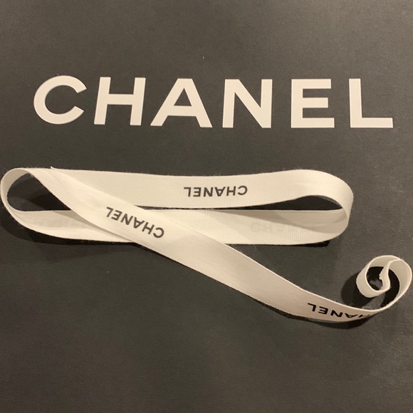 Chanel white ribbon - Picture 1 of 4